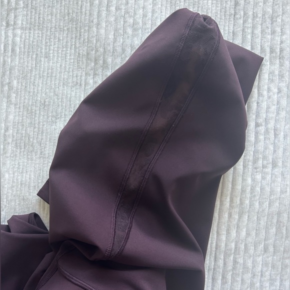 lululemon: Tights with Mesh/Lace Floral Detail (Size 10) - Picture 6 of 7